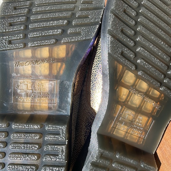 Dr. Martens Women’s 1460 Rainbow Ray Suede Lace Up Boots Size 9 - Picture 9 of 11